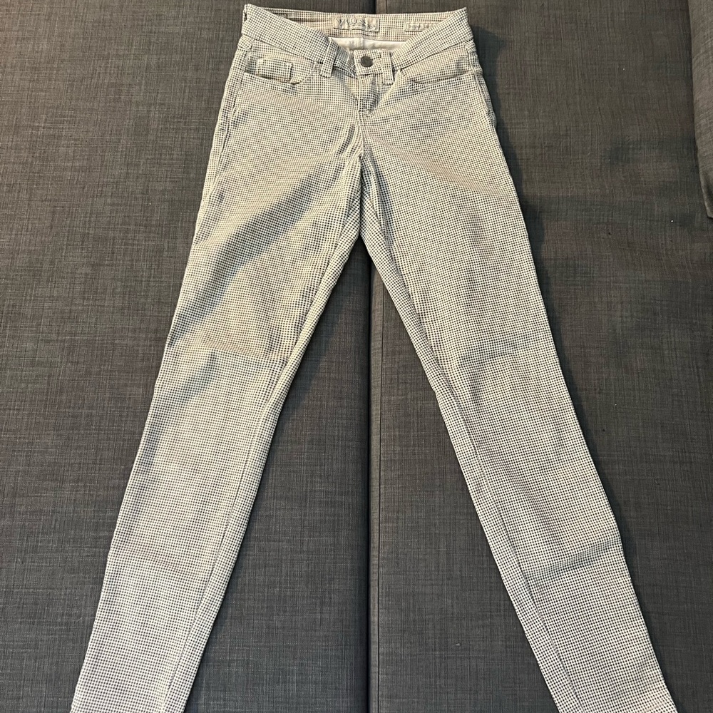CUTEST Gingham GUESS jeans!